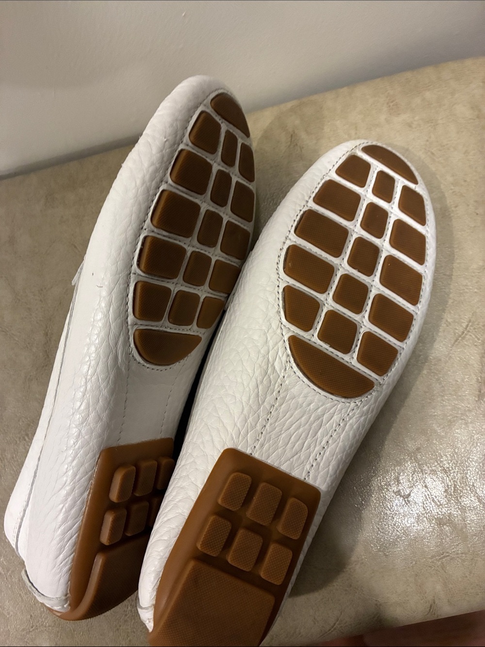 Ralph Lauren White Pebbled Leather RL Medallion Loafers - Picture 6 of 7